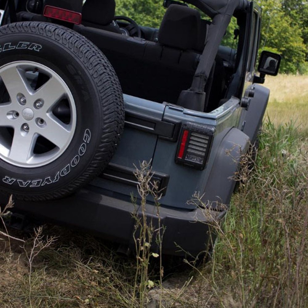 Wrangler tail light WITH INDICATOR FOR THAR/MM540/MM550 - Image 3